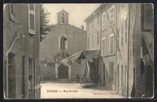 AK Signes, Rue St-Jean avec le café et l`église en arrière-plan