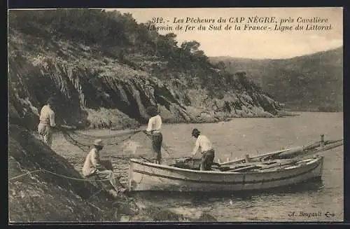 AK Cap Nègre, Les Pêcheurs près Cavalière avec barques sur la côte rocheuse