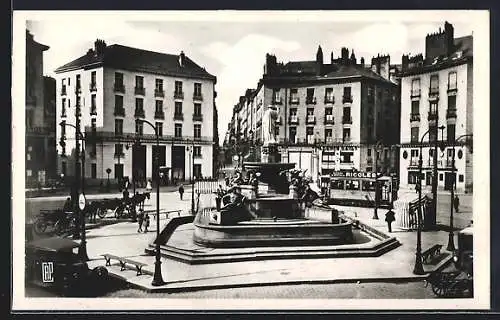 AK Nantes, Place Royale, Strassenbahn