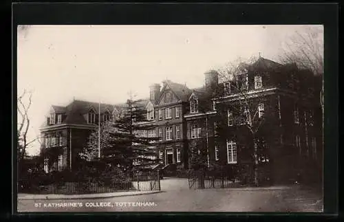 AK Tottenham, St. Katharine`s College