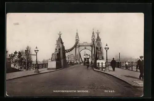 AK London, Hammersmith Bridge