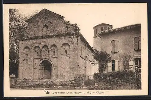 AK Les Salles-Lavauguyon, L`église