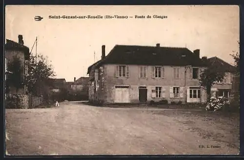 AK Saint-Genest-sur-Roselle, Route de Glanges vue sur des bâtiments résidentiels