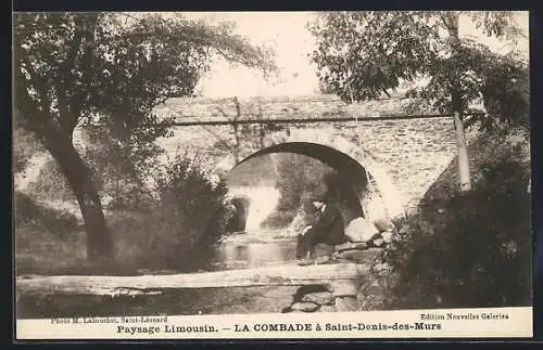 AK Saint-Denis-des-Murs, La Combade et pont en pierre dans le paysage limousin