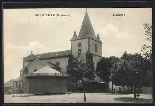 AK Séreilhac, L`église et la place avec des arbres