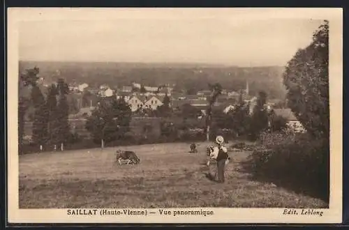 AK Saillat, Vue panoramique avec vaches et paysan dans un champ