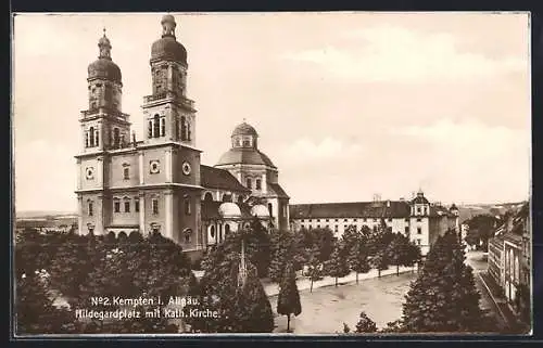 AK Kempten i. Allg., Hildegardplatz mit Kath. Kirche