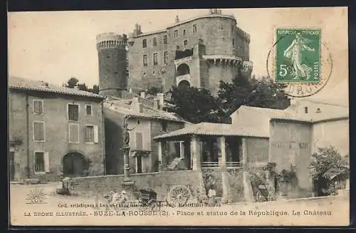 AK Suze-la-Rousse, Place et statue de la République