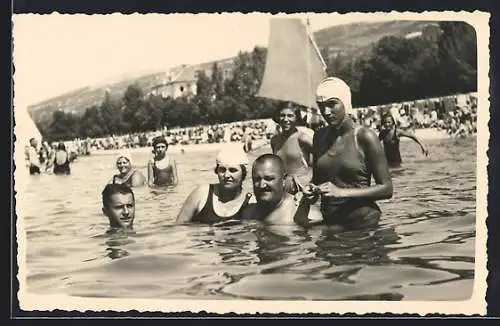 AK Crikvenica, Badegäste im Strandbad
