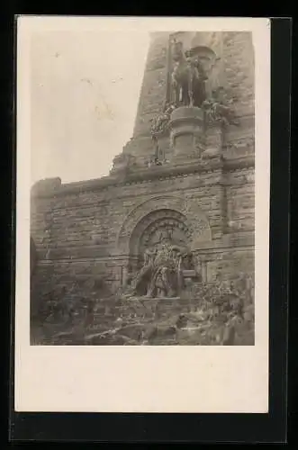 Foto-AK Kyffhäuser, Denkmal mit Kaiser Wilhelm und Barbarossa-Statuen