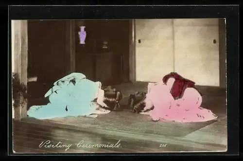 AK Visiting Ceremonials, Zwei kniende Geishas
