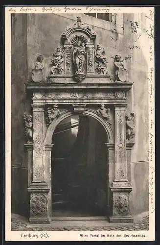 AK Freiburg i. B., Altes Portal im Hofe des Bezirksamtes