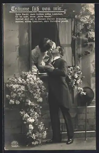 Foto-AK R & K / L Nr. 5440/6: Träume süss von mir..., Liebespaar am Fenster