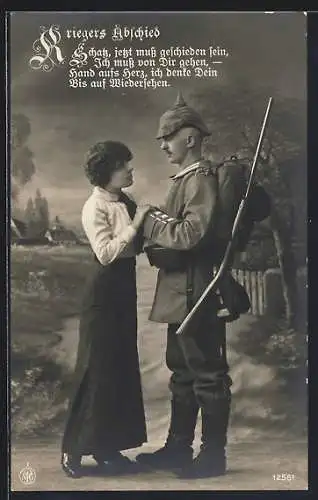 Foto-AK NPG Nr. 12561: Kriegers Abschied..., Soldat mit seinem Mädchen