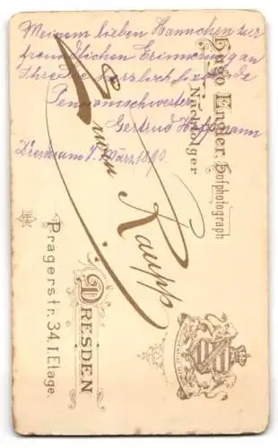 Fotografie Erwin Raupp, Dresden, Pragerstrasse 34, Gertrud Hoffmann in weissem Kleid mit Rüschenkragen