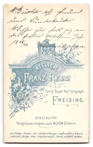 Fotografie Franz Ress, Freising, W. Fischer im Profil mit Anzug und Krawatte