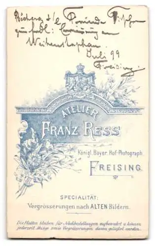 Fotografie Franz Ress, Freising, Herr Bichera lächelnd im Porträt