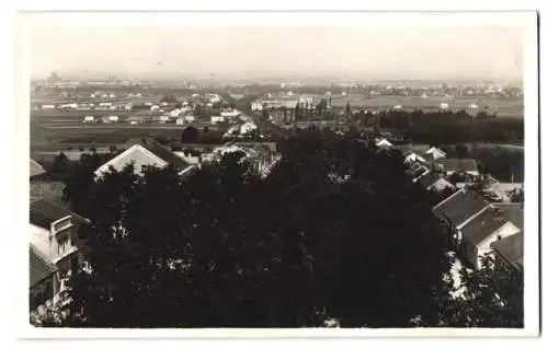 Fotografie unbekannter Fotograf, Ansicht Königgrätz - Hradec Králové, Panorama am Stadtrand