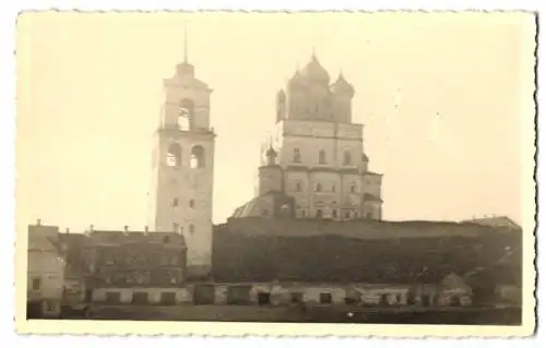 Fotografie unbekannter Fotograf, Ansicht Pleskau / Russland, Blick zum Dom 1942/43