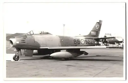 Fotografie Flugzeug North American F-86 Sabre, Kampfjet, Jagdflugzeug der Canadian Air Force BB-522