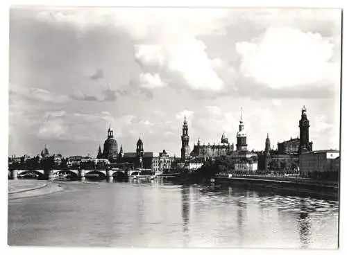 Fotografie unbekannter Fotograf, Ansicht Dresden, Blick von der Marienbrücke auf die Altastadt