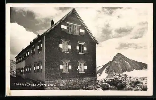 AK Strassburger Hütte, Ortspartie mit Berghütte