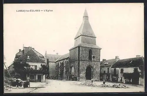 AK Lussac-les-Églises, L`église et la place du village