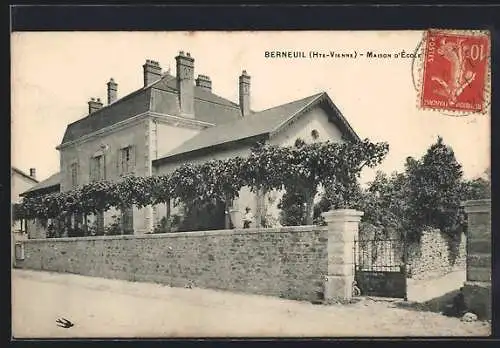 AK Berneuil, Maison d`École