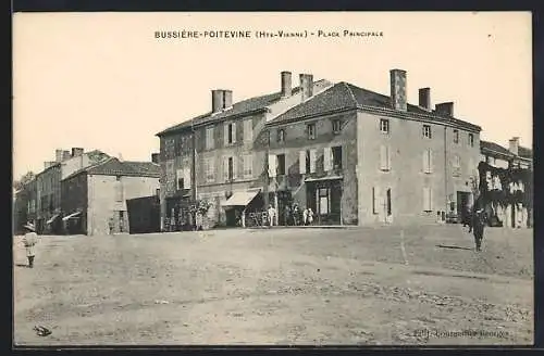 AK Bussière-Poitevine, Place Principale avec bâtiments et passants