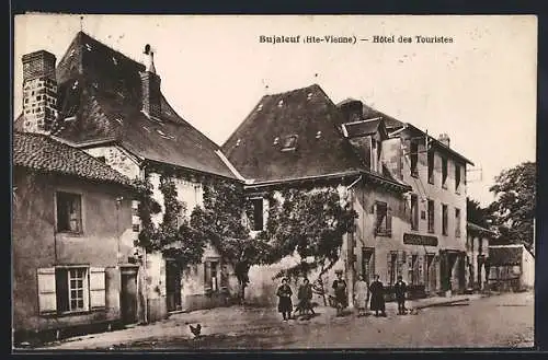 AK Bujaleuf, Hôtel des Touristes et rue animée par des habitants