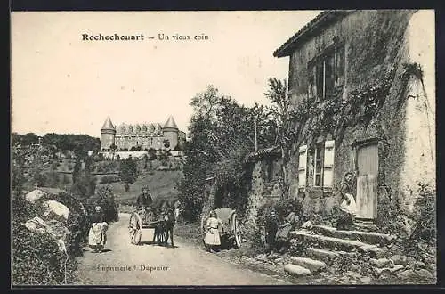 AK Rochechouart, Un vieux coin avec vue sur le château et des villageois devant des maisons anciennes