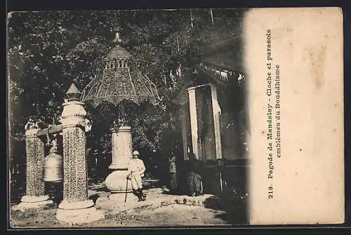 AK Pagode de Mandalay, Cloche et parasols emblèmes du Bouddhisme