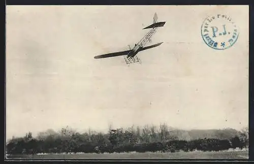 AK Montlucon, Segelflugzeug über einem Feld