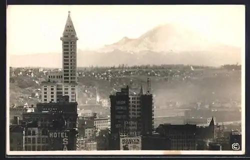 AK Seattle, WA, City scape with distant mountains