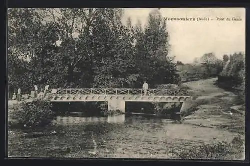 AK Moussoulens, Pont du Génie sur une rivière entourée de végétation dense
