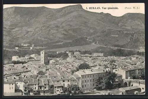 AK Quillan, Vue générale de la ville et des montagnes environnantes