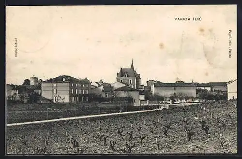 AK Paraza, Vue du village côté est avec champs de vignes