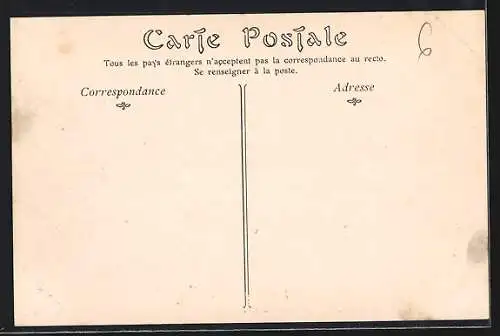 AK Carcassonne, Porte des Jacobins avec des passants devant l`entrée