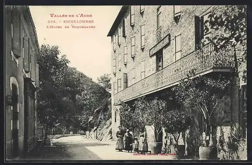 AK Escouloubre, L`Hôtel de Roquevaire et rue avec passants