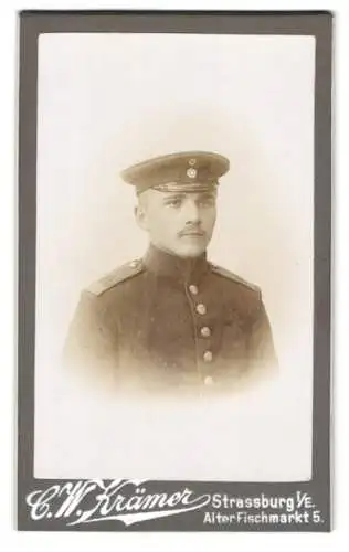 Fotografie C. W. Krämer, Strassburg i. E., Alter Fischmarkt 5, Junger Soldat des 105. Regiments in Uniform