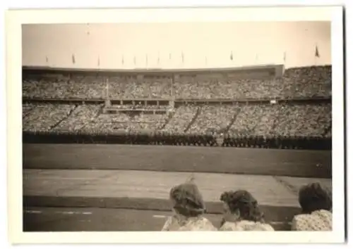 Fotografie Ansicht Berlin, Eröffnungsfeier im Olympiastadion mit Motorrad Parade, Blaskapelle