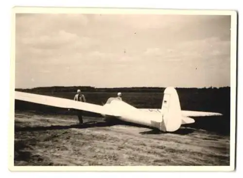 Fotografie Friedberg, Uelzen, Segelflugzeug auf einem Flugplatz