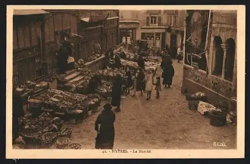 AK Hyères, Le Marché