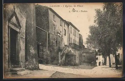 AK Gassin, L`Église et la Place