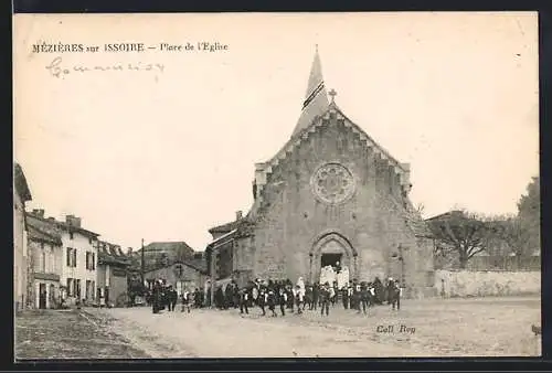 AK Mézières sur Issoire, Place de l`eglise