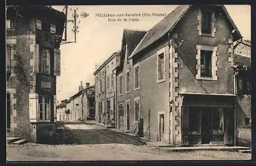 AK Mèzières-sur-Issoire, Rue de la Poste