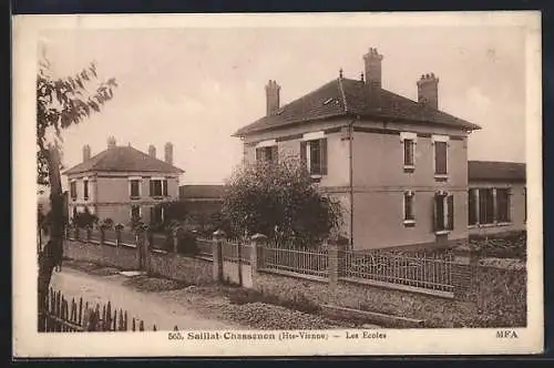 AK Saillat-Chassenon /Hte-Vienne, Les Ecoles