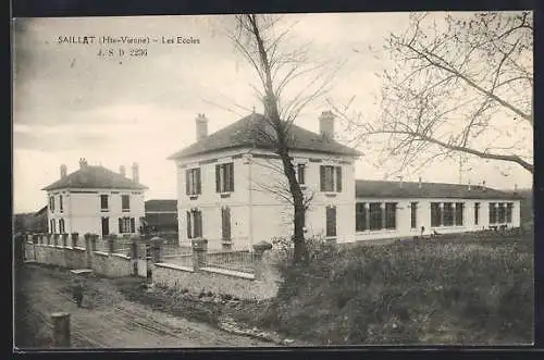 AK Saillat /Hte-Vienne, Les Ecoles