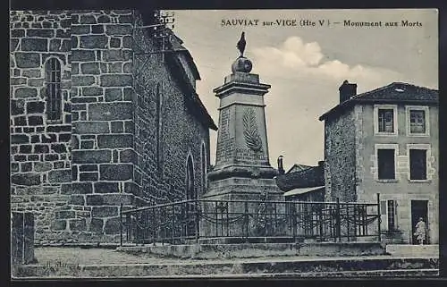 AK Sauviat-sur-Vige, Monument aux Morts