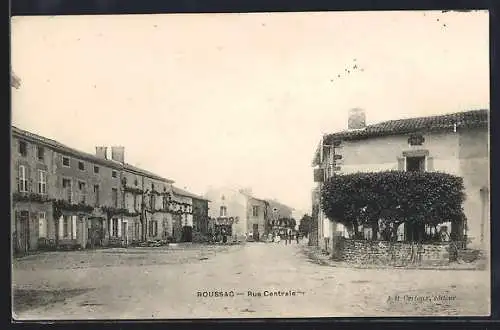 AK Roussac, Rue Centrale, Strassenpartie